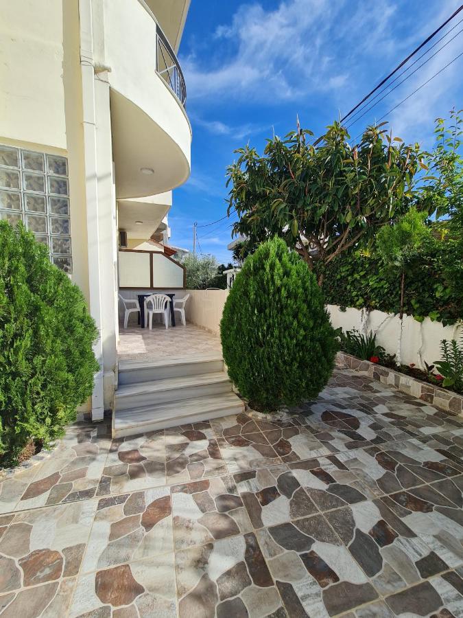Ava'S Guesthouse Ksamil Bagian luar foto