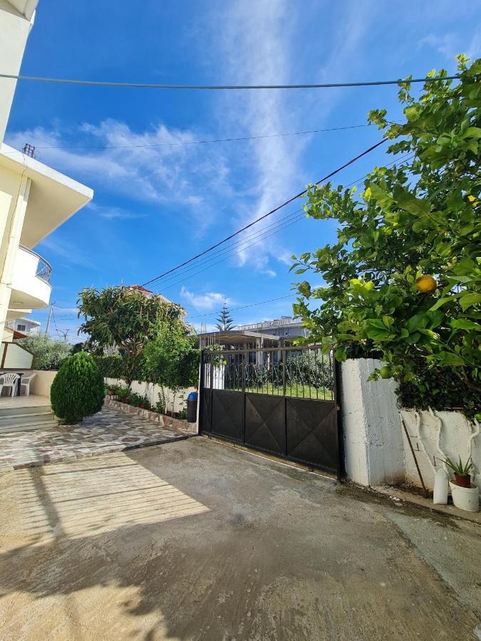 Ava'S Guesthouse Ksamil Bagian luar foto